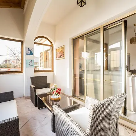 Holiday Home Sango With Garden Tatil Evi
