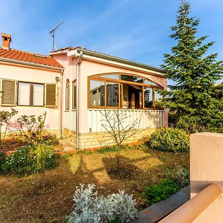 Holiday Home Sango With Garden *